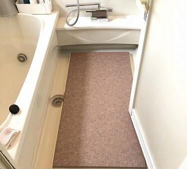 浴室の床のひび割れ補修